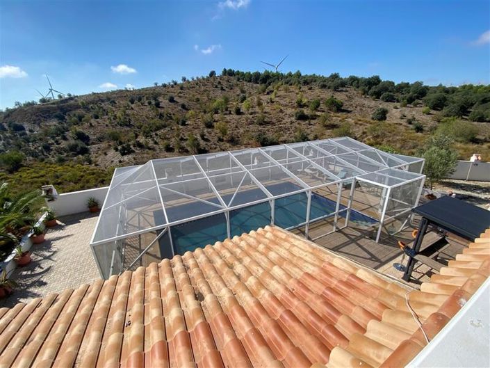 Image No.2-4 Bed Villa for sale