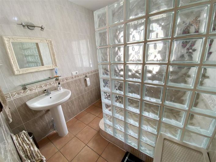 Image No.22-4 Bed Villa for sale