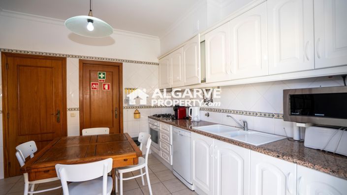 Image No.10-3 Bed Apartment for sale