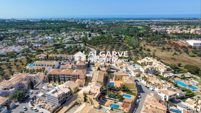 Image No.22-3 Bed Apartment for sale