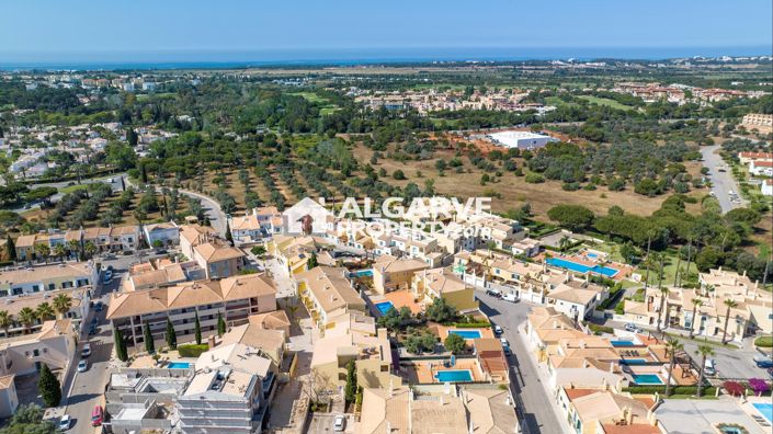 Image No.23-3 Bed Apartment for sale