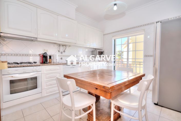 Image No.3-3 Bed Apartment for sale