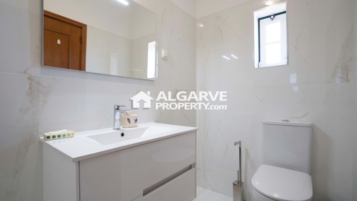 Image No.8-3 Bed Apartment for sale