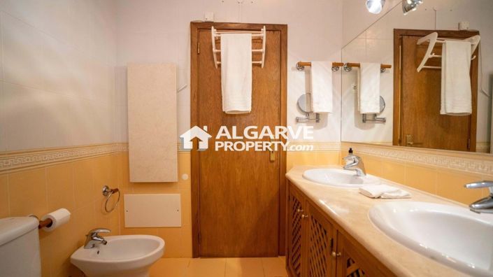 Image No.10-Jumelé de 4 chambres à vendre à Vilamoura