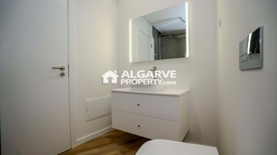 3-11671-78d1f4f8b6655591b02d22fabb36a692d73cc