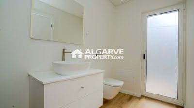 3-11671-78d1f4f8b6655591b02d22fabb36a692d73cc