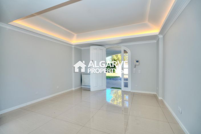 Image No.14-6 Bed Villa for sale