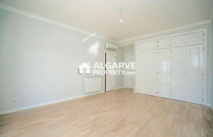 Image No.17-6 Bed Villa for sale