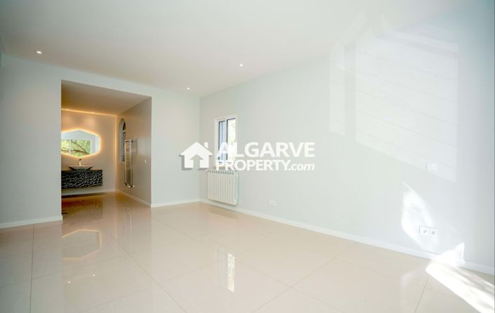 Image No.21-6 Bed Villa for sale