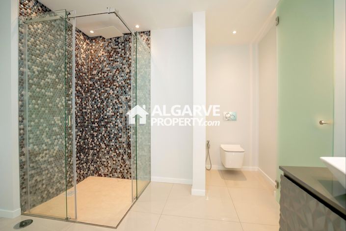 Image No.23-6 Bed Villa for sale