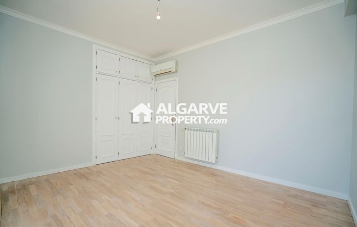 Image No.24-6 Bed Villa for sale