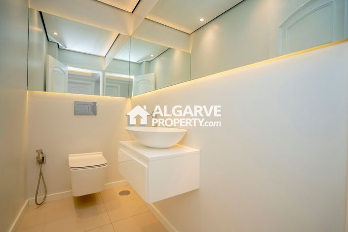 Image No.26-6 Bed Villa for sale