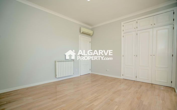 Image No.27-6 Bed Villa for sale