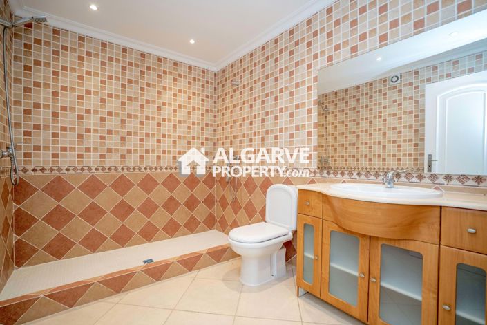 Image No.36-6 Bed Villa for sale