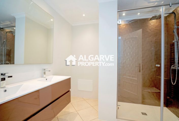 Image No.43-6 Bed Villa for sale