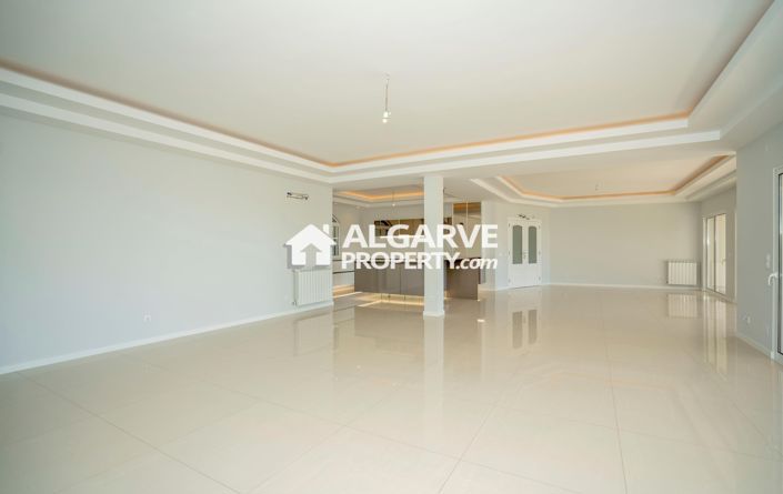 Image No.48-6 Bed Villa for sale