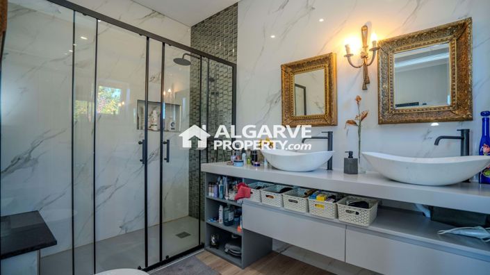 Image No.4-Villa de 5 chambres à vendre à Loule