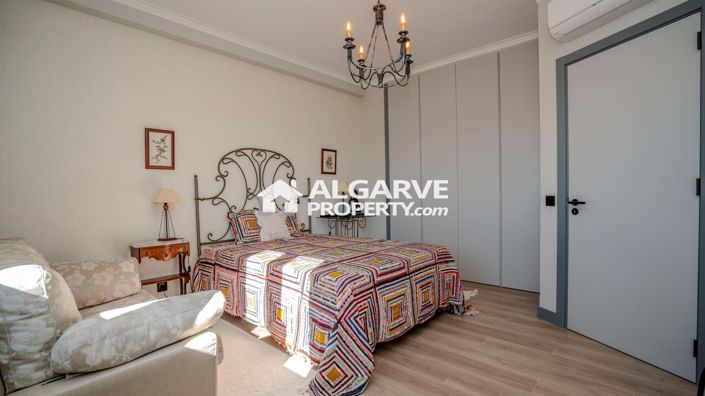 Image No.6-Villa de 5 chambres à vendre à Loule