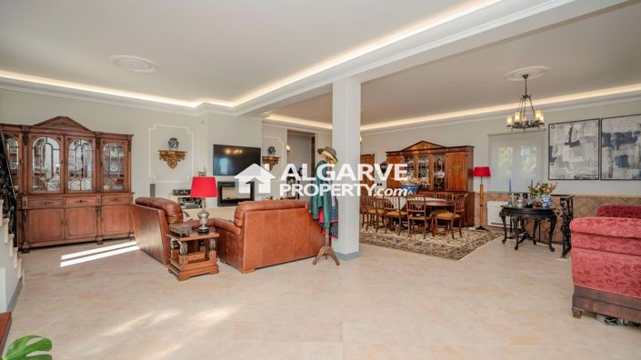 Image No.8-Villa de 5 chambres à vendre à Loule