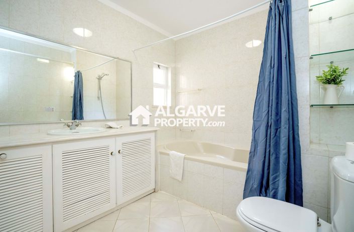 Image No.5-7 Bed Villa for sale