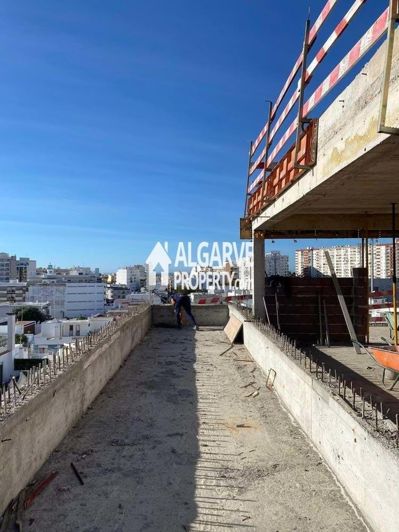 Image No.24-3 Bed Apartment for sale