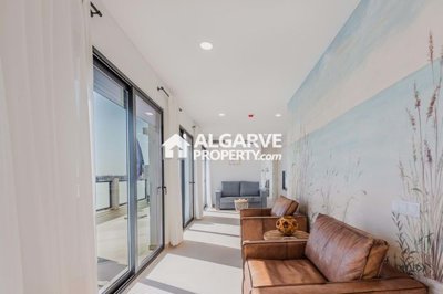 3-12155-78d1f4f8b6655591b02d22fabb36a692d73cc