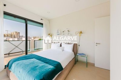 3-12155-78d1f4f8b6655591b02d22fabb36a692d73cc