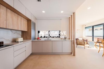 3-12155-78d1f4f8b6655591b02d22fabb36a692d73cc