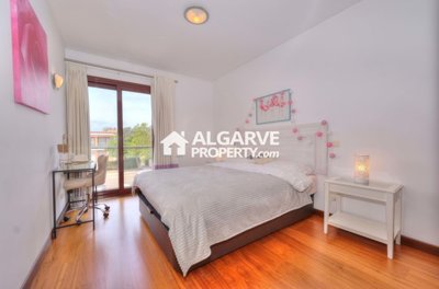 3-12032-78d1f4f8b6655591b02d22fabb36a692d73cc