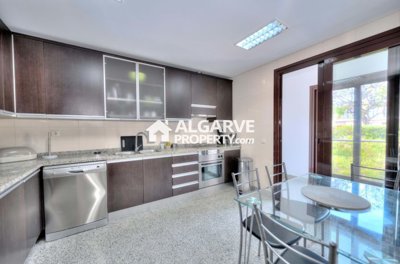 3-12032-78d1f4f8b6655591b02d22fabb36a692d73cc