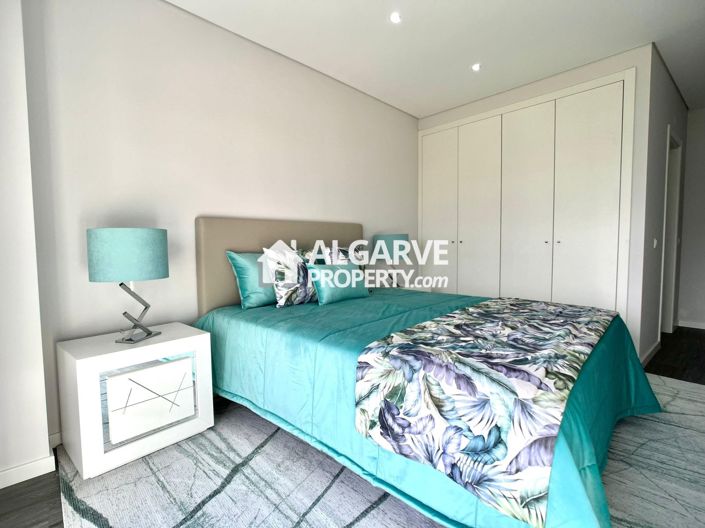 Image No.18-3 Bed Apartment for sale