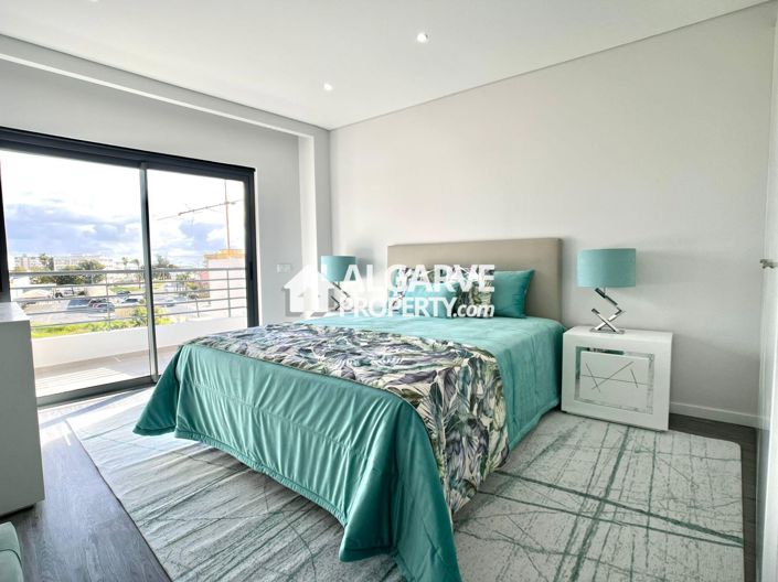 Image No.19-3 Bed Apartment for sale