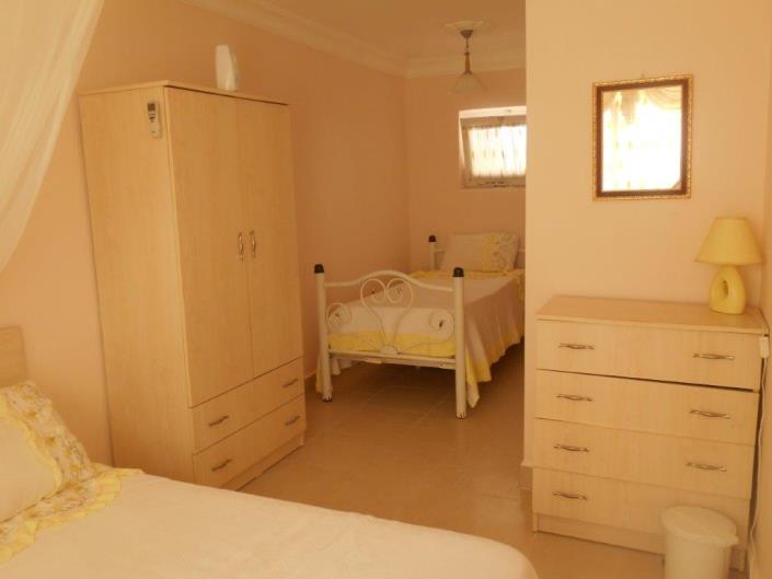 Image No.20-3 Bed House for sale