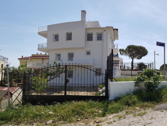 Image No.2-4 Bed House for sale