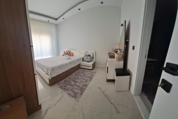 Image No.10-2 Bed Apartment for sale