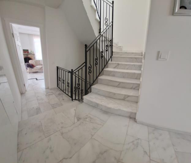 Image No.6-5 Bed House/Villa for sale