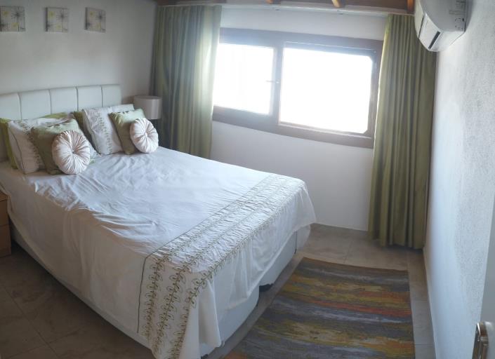 Image No.42-4 Bed House for sale