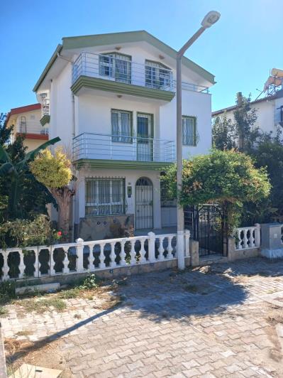 Image No.2-Maison de 4 chambres à vendre à Kusadasi