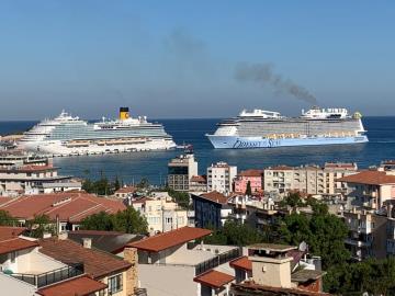 f2943ed0-c8f5-4cf0-bb3c-674a6c71408c