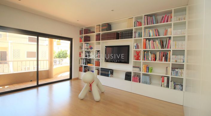 Image No.16-Villa de 4 chambres à vendre à Lagos