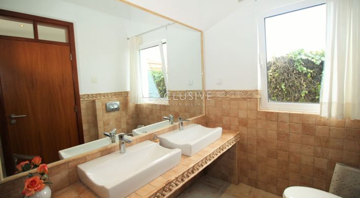 Image No.18-Villa de 4 chambres à vendre à Faro City