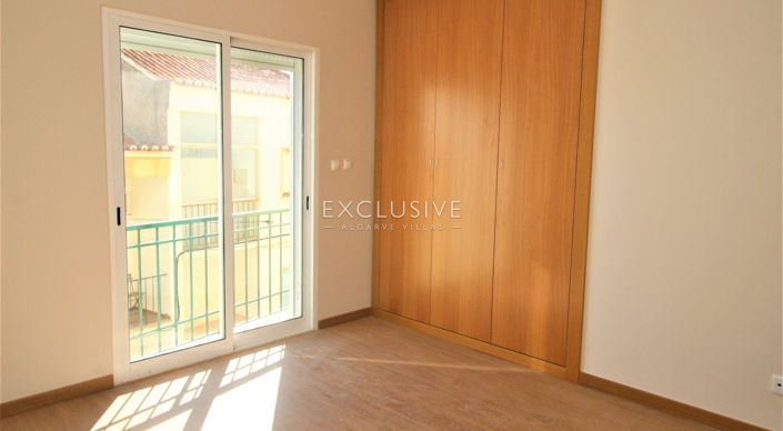 Image No.25-2 Bed Apartment for sale