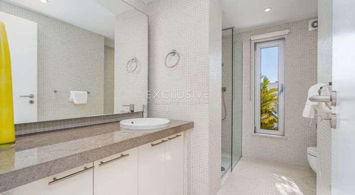 Image No.15-6 Bed Villa for sale