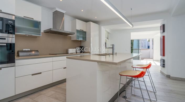 Image No.20-6 Bed Villa for sale