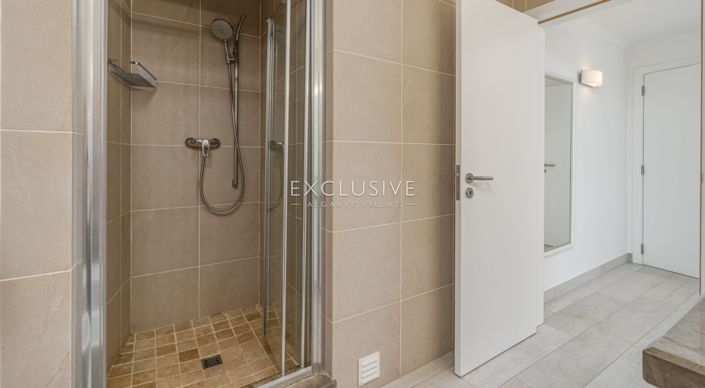 Image No.28-6 Bed Villa for sale