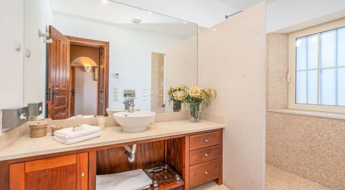 Image No.18-4 Bed Villa for sale