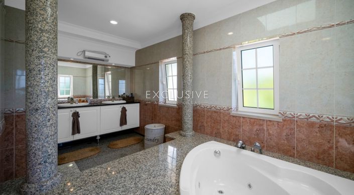 Image No.19-Villa de 4 chambres à vendre à Portimao