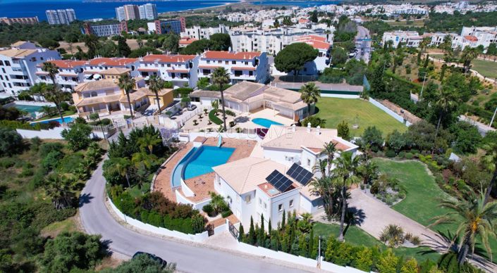 Image No.2-Villa de 4 chambres à vendre à Portimao