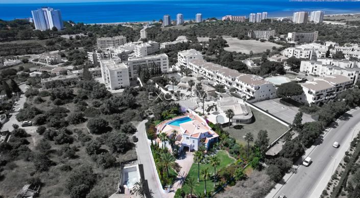 Image No.3-Villa de 4 chambres à vendre à Portimao