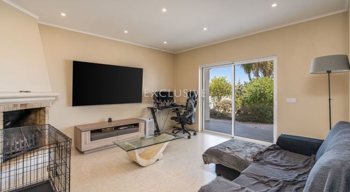 Image No.19-3 Bed Villa for sale